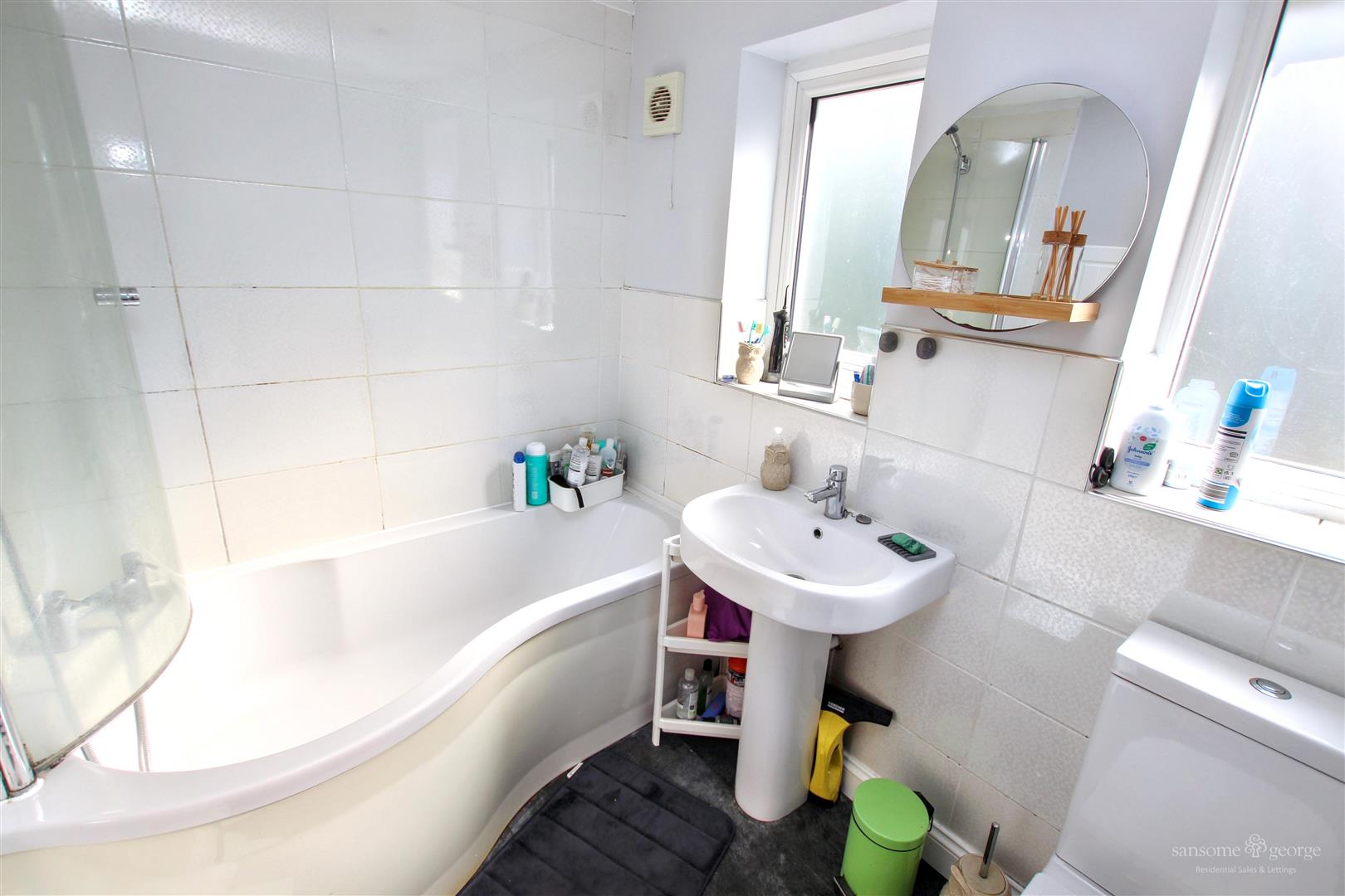Vale Crescent, Tilehurst, Reading